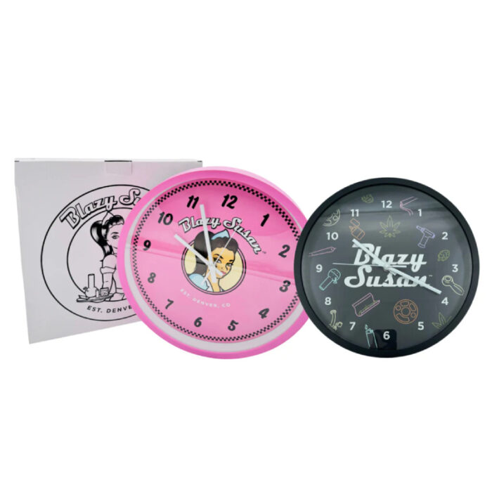 BLAZY SUSAN SHOP CLOCK PINK / BLACK